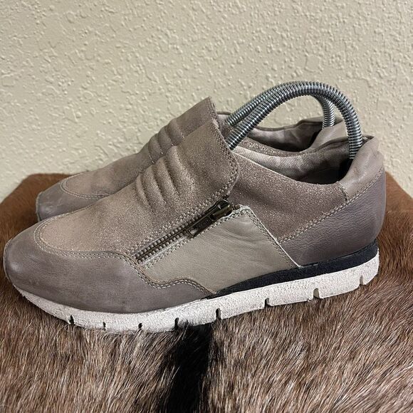 OTBT‎ Sewell Size 8 Tan Metalic Leather Side Zip Slip-on Sneakers Athleisure - Picture 1 of 8